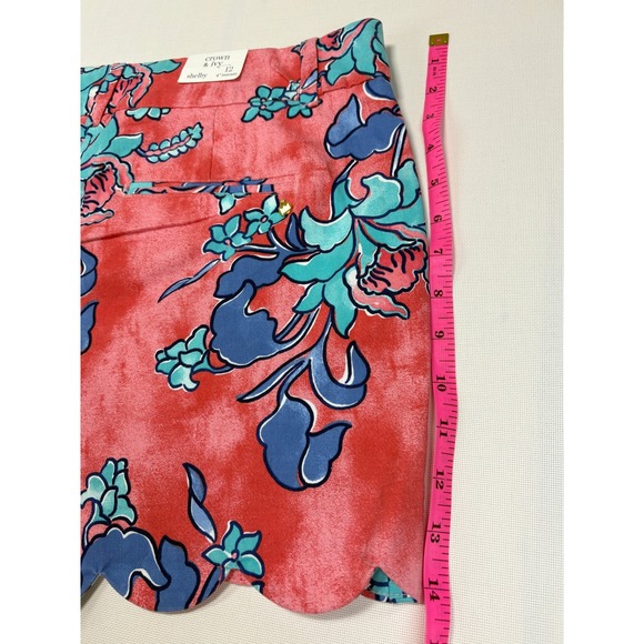 Crown & Ivy Women's Shelby Shorts 12 Pink Floral Scallop Hem - Picture 3 of 16